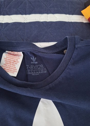 Adidas Erkek Çocuk Koyu Mavi Adidas Baskılı Tişört