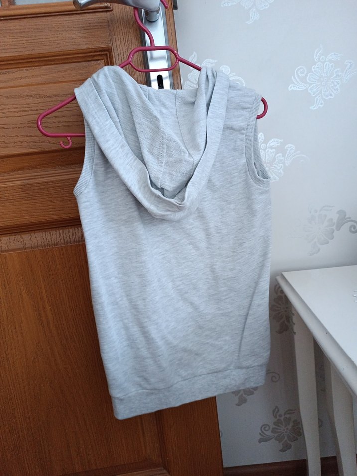 Kız Çocuk Gri Kapüşonlu Fermuarlı Yelek - Görsel 3