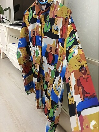 Kalça boyunca oversize gömlek
