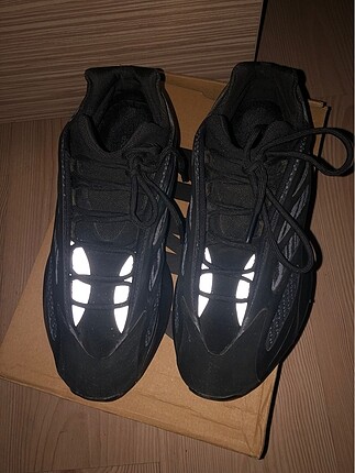 Adidas Yeezy v3