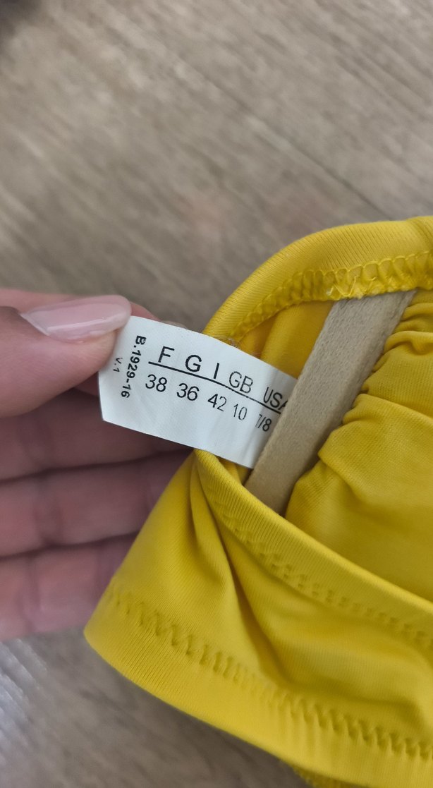 Sarı Kemer Detaylı Straplez Bikini Üstü - Görsel 3