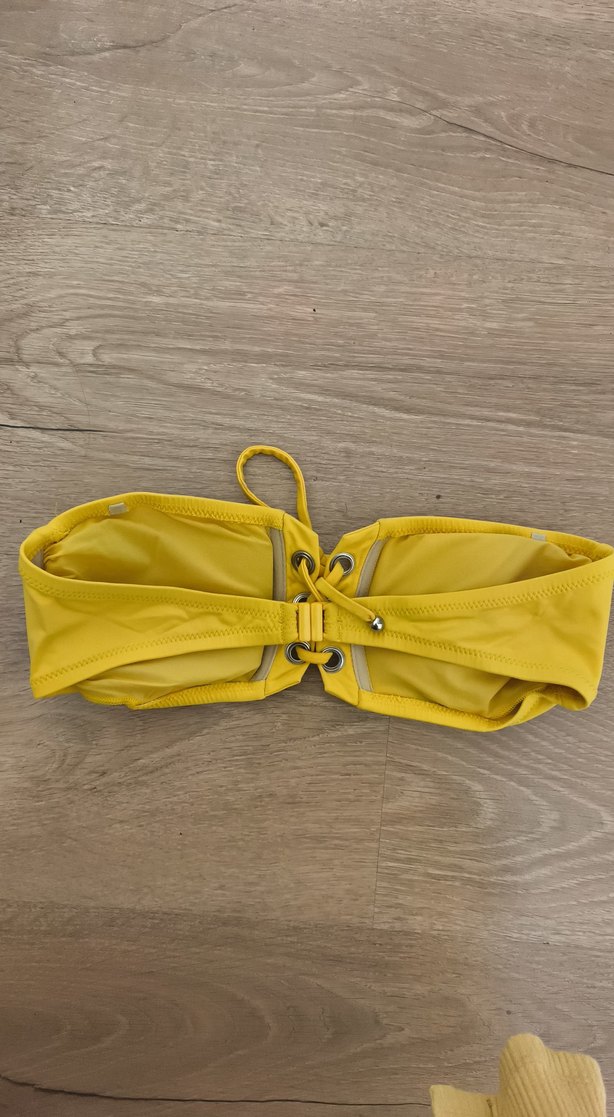 Sarı Kemer Detaylı Straplez Bikini Üstü - Görsel 2