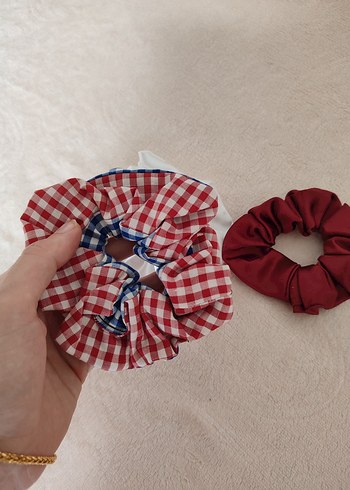 Beden kırmızı Renk üçlü toka seti scrunchie