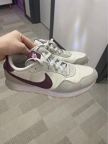 38,5 Beden Nike spor ayakkabı