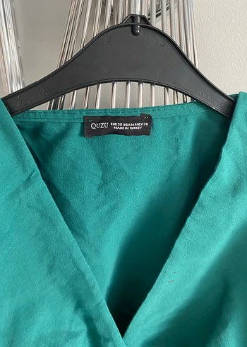 Kemerli V Yaka Mini Yeşil Bluz - Görsel 4