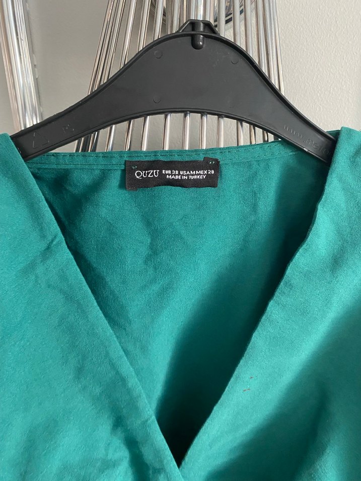 Kemerli V Yaka Mini Yeşil Bluz - Görsel 4