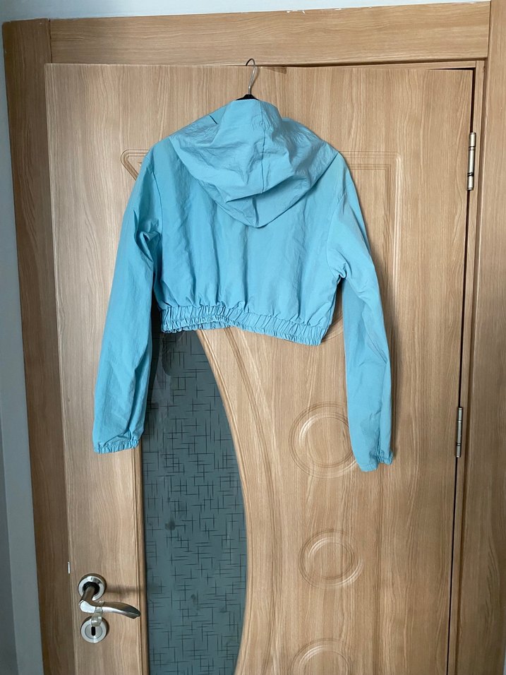 Mavi Kapüşonlu Kısa Kadın Ceket - Görsel 5