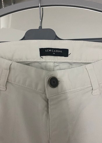 Beyaz Pamuklu Kemerli Erkek Şort - Görsel 3