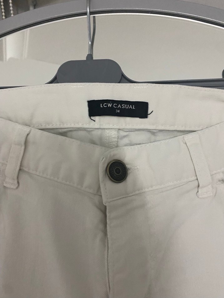 Beyaz Pamuklu Kemerli Erkek Şort - Görsel 3