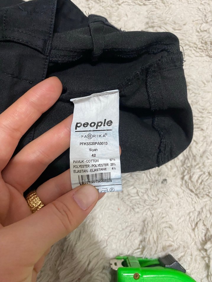 Siyah Kemerli Mini Denim Şort - Görsel 4