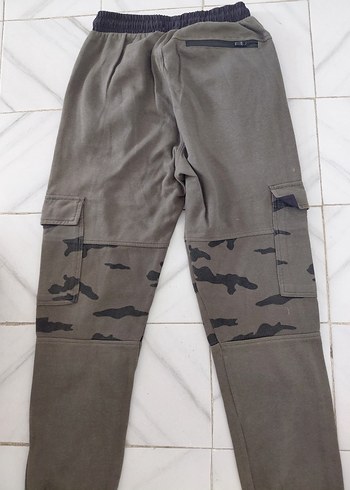 Zara Erkek Kamuflaj Desenli Rahat Kesim Pantolon - Görsel 4