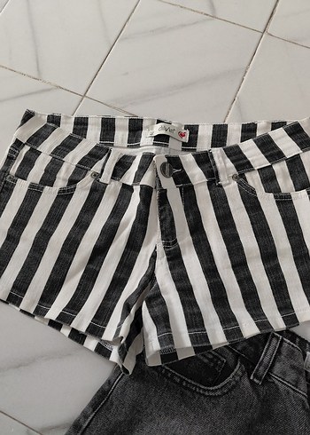 Siyah ve Zebra Desenli,gri Kadın Kot Şort - Görsel 2