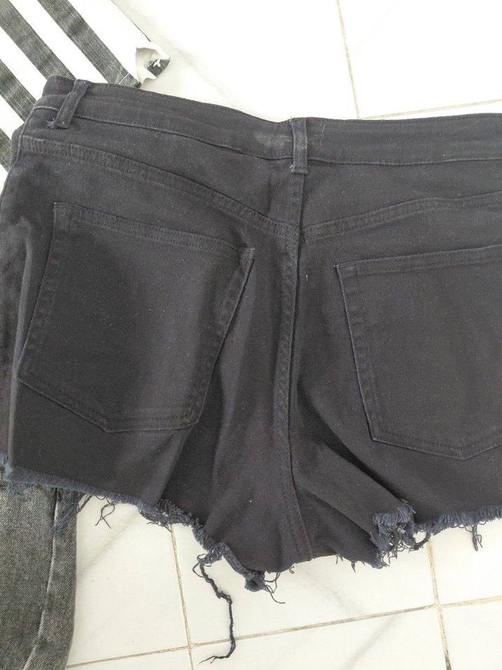 Siyah ve Zebra Desenli,gri Kadın Kot Şort - Görsel 4