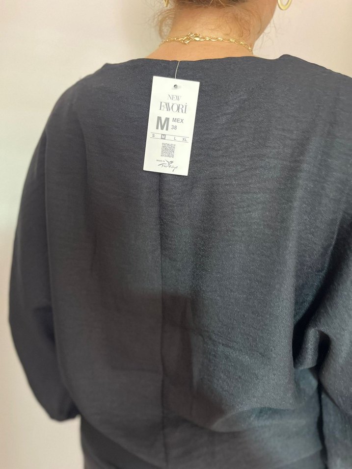 Siyah Kadın Salaş Bluz - Görsel 3