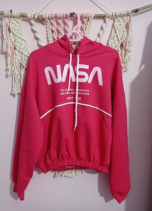 Nasa Pembe Crop Sweatshirt