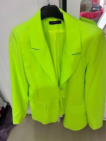 Trendyol & Milla Neon blazer