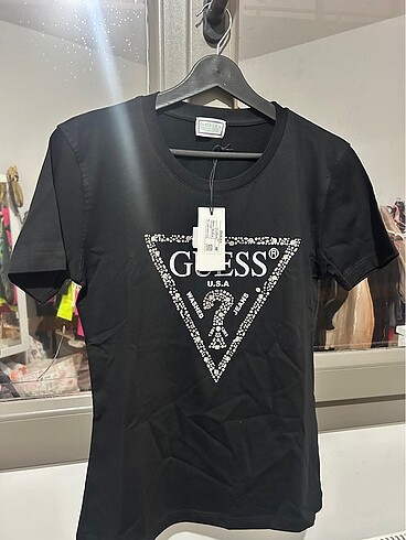m Beden siyah Renk Guess tişört