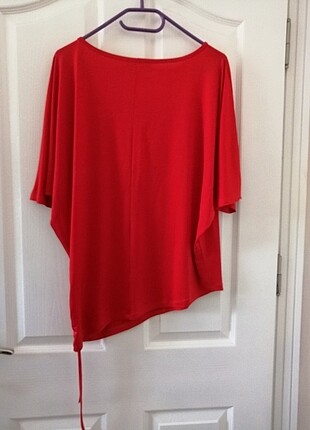 Diğer Kırmızı saten kumaş asimetrik kesim bluz 