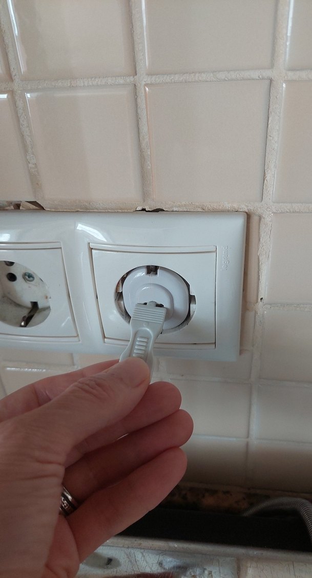 Beyaz Çocuk priz Koruma Aparatları 8 adet ve 1 adet anahtari - Görsel 4