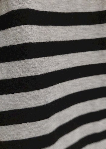 Gri Çizgili Geniş Kesim  Bluz - Görsel 2