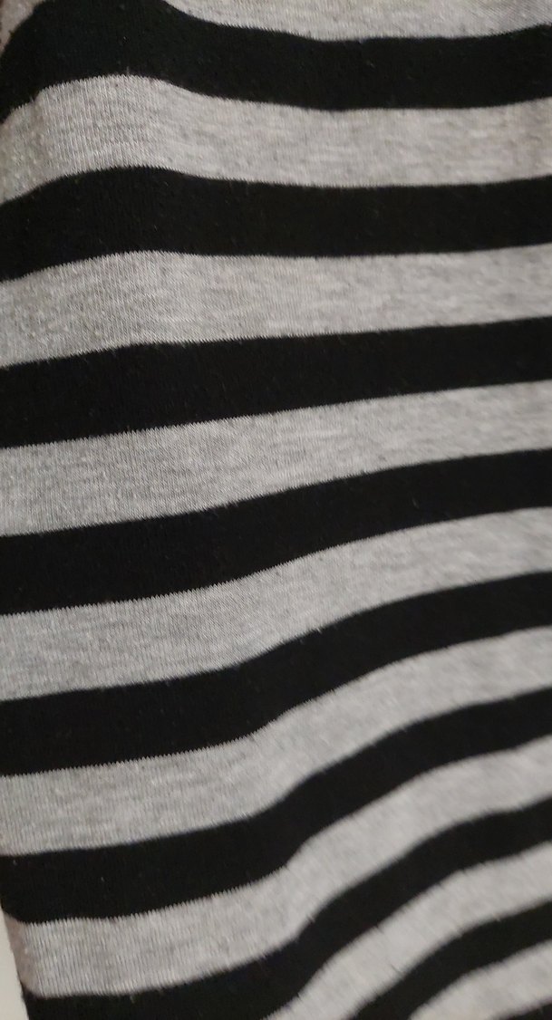 Gri Çizgili Geniş Kesim  Bluz - Görsel 2