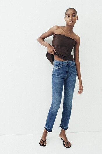 ZARA SLIM FIT CROP HIGH WAIST JEAN