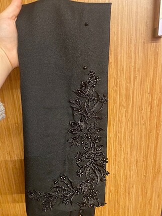 Ön Kısmı Dantelli Şal