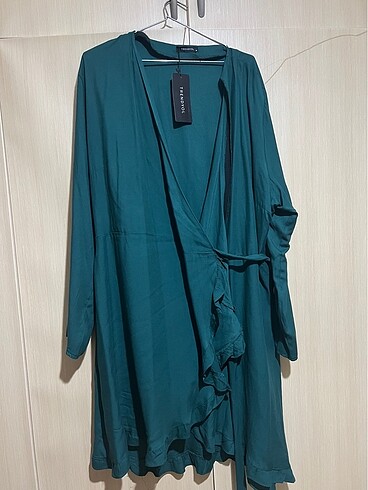 48 Beden yeşil Renk Oversize bağlamalı elbise