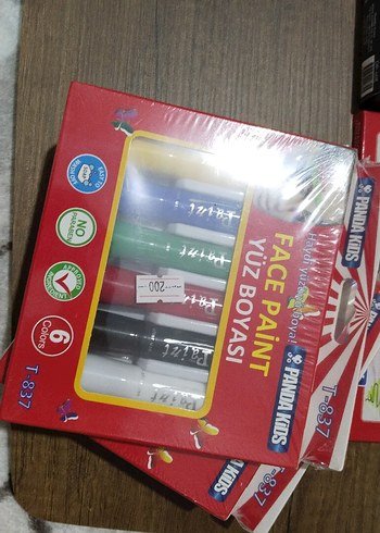 TRiX 12 Renkli Kuruboya Kalem Seti
Trix 6 clors yüz boyası seti - Görsel 2