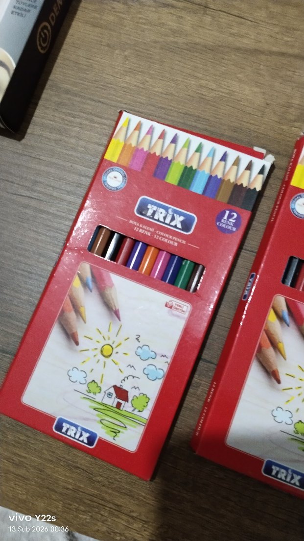 TRiX 12 Renkli Kuruboya Kalem Seti
Trix  6 clors yüz boyası seti - Görsel 3