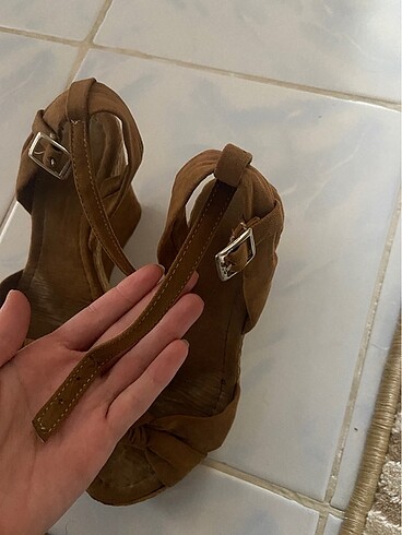 35 Beden camel Renk Dolgu topuklu sandalet