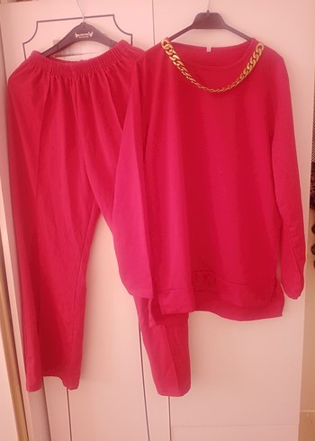 Kırmızı Zincir Detaylı Rahat Kesim Kadın Takım - Görsel 2