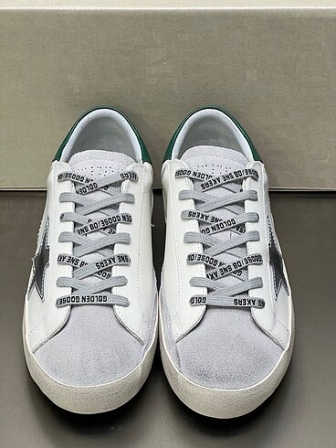 Golden Goose Deluxe Golden goose