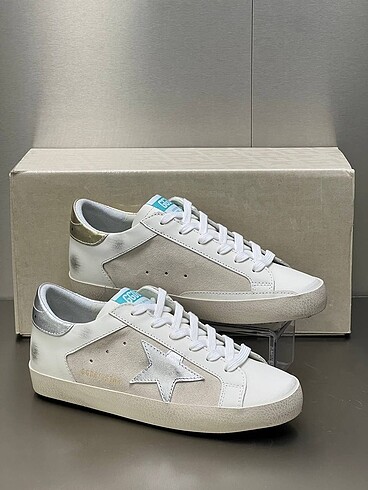 Golden Goose Deluxe Golden goose