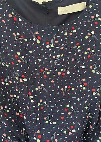 Batik V Yaka Fırfırlı Mavi Midi Elbise