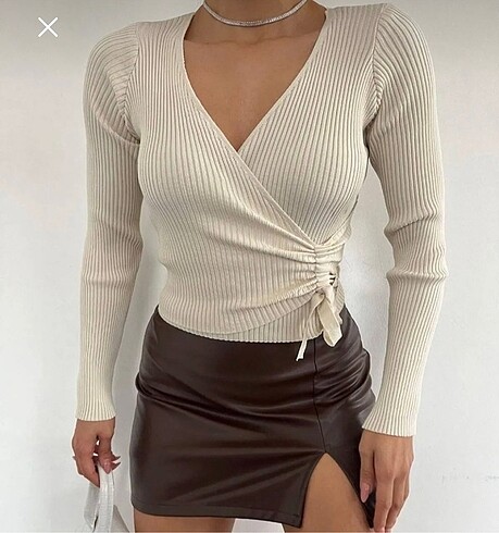 Kruvaze yaka önü çift triko crop - Görsel 2