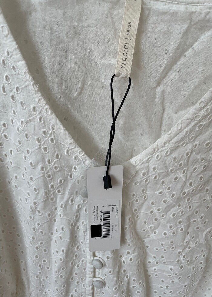 YARGICI ETİKETLİ ELBİSE - Görsel 2