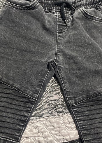 Erkek Çocuk Gri Pilili Denim Pantolon - Görsel 2