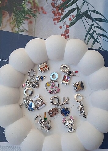 Pandora Pandora charm