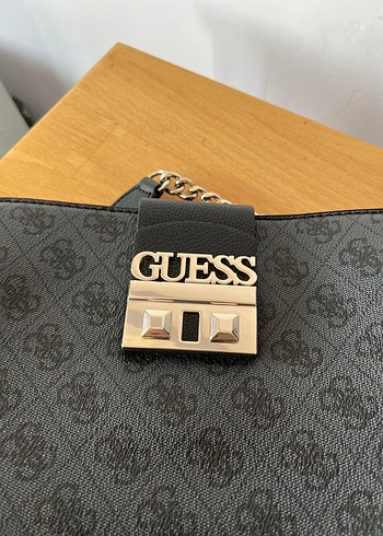  Beden siyah Renk Guess Kadın Siyah Deri Baskılı Askılı Çanta