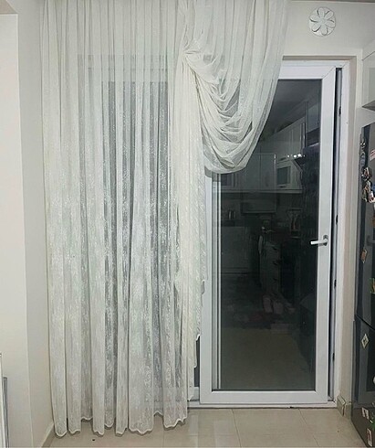 Mutfak perdesi az kullanıldı (6 ay kullanıldı )