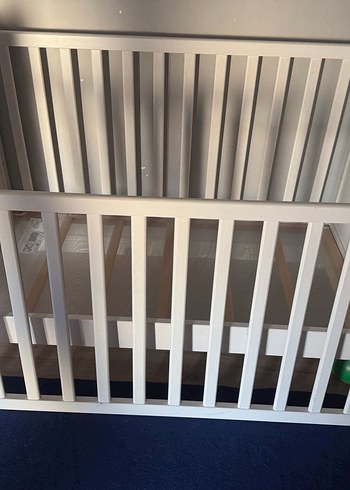 Beyaz ve Gri Bebek Beşiği - Görsel 2