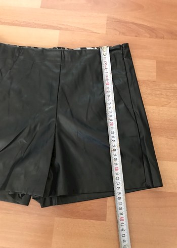 Siyah Deri Mini Şort - Görsel 4