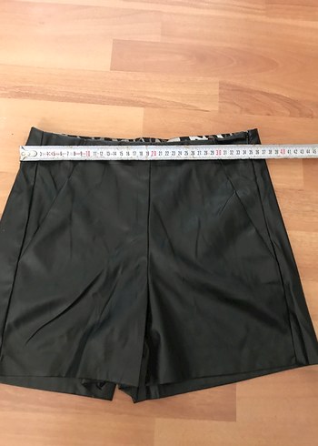 Siyah Deri Mini Şort - Görsel 3