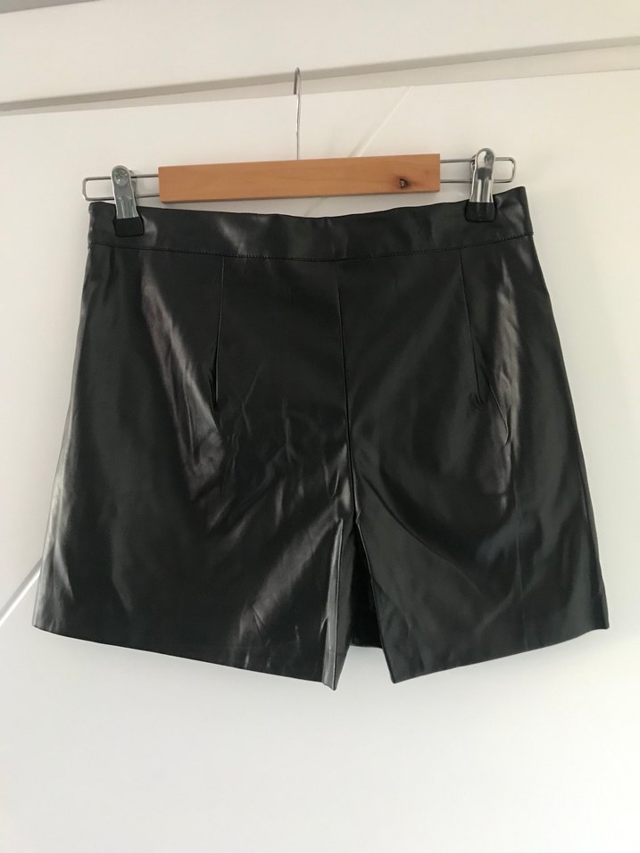 Siyah Deri Mini Şort - Görsel 2