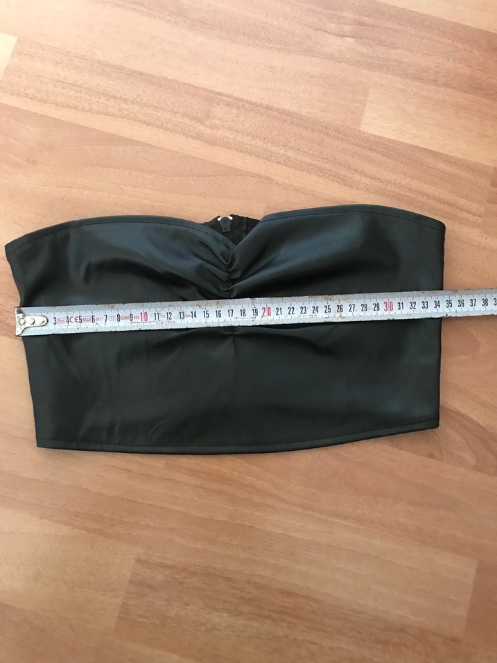 Kadın Siyah Deri Mini Şort ve Bustiyer takım - Görsel 4