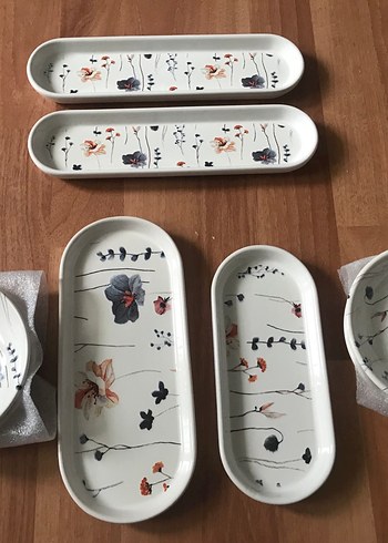 8 parça Beyaz Çiçek Desenli Seramik Servis Tabağı Seti - Görsel 2