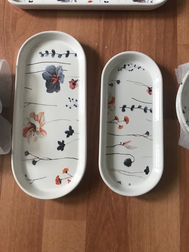 8 parça Beyaz Çiçek Desenli Seramik Servis Tabağı Seti - Görsel 3