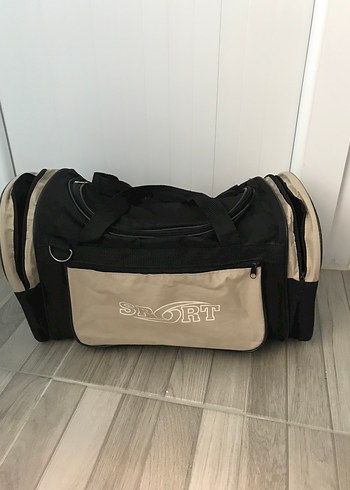 Bej Siyah Fermuarlı Spor Çantası