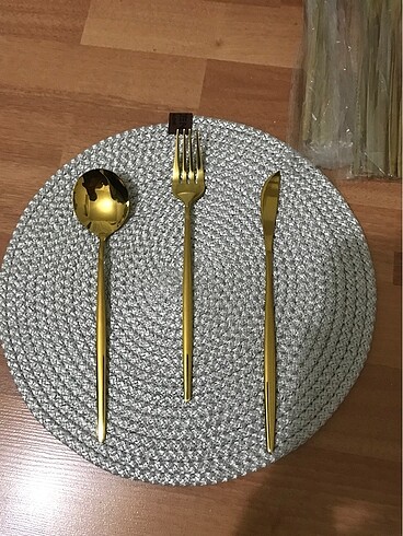 18 parça gold renk yemek çatal bıçak takımı